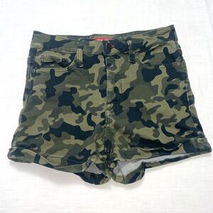 Guess Women’s Camo Combat Shorts Size 27 – Y2K Streetwear Vibes